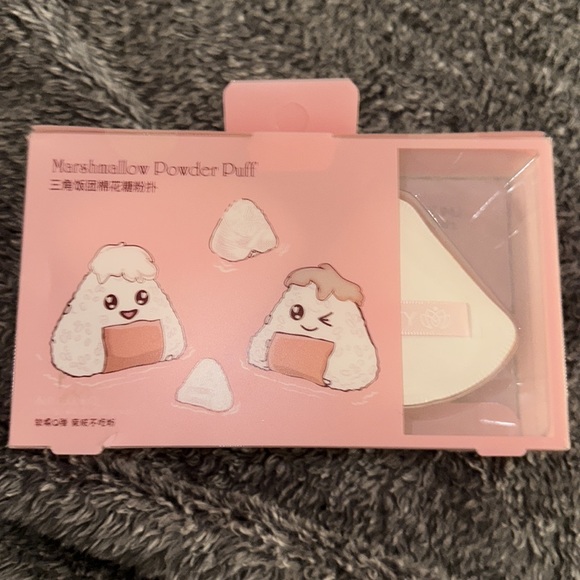 Makeup Bundle - Picture 2 of 5